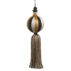 Esfera con borla de hilo champagne / Champagne Yarn Tassel Ball Ornament